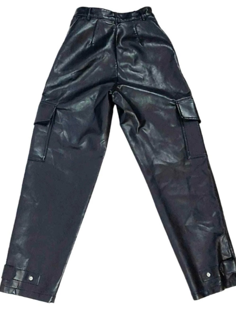 EUC Aritzia Wilfred Black Cargo Vegan Leather Pants. Size 6